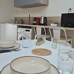 Apartment Sous Les Toits Yssoiriens - Centre-ville *